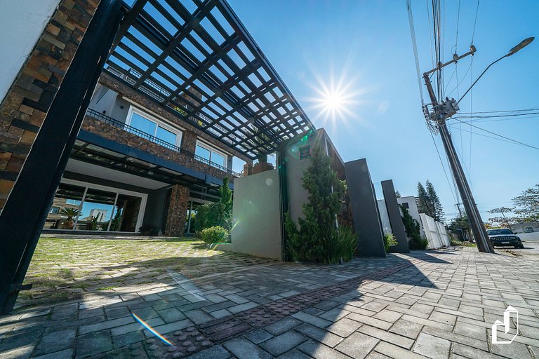 Triplex alto padrão em Canto Grande | Bombinhas