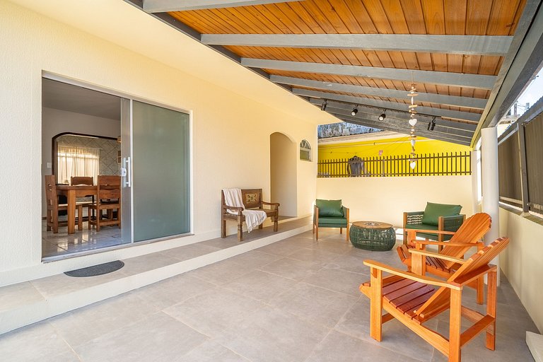 Casa com 03 dormitórios