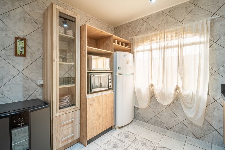 Casa térrea com 03 quartos em Canto Grande