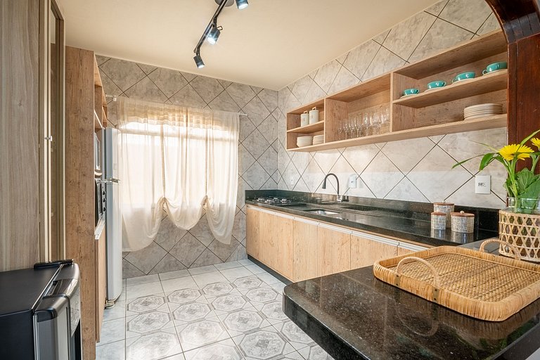 Casa térrea com 03 quartos em Canto Grande