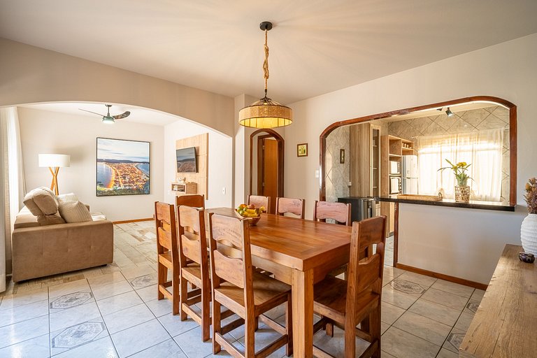 Casa térrea com 03 quartos em Canto Grande