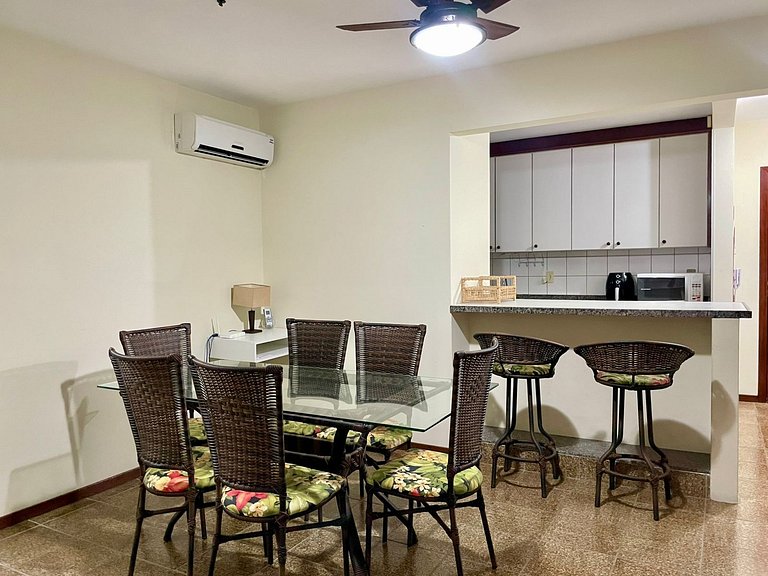 Apartamento com 03 quartos