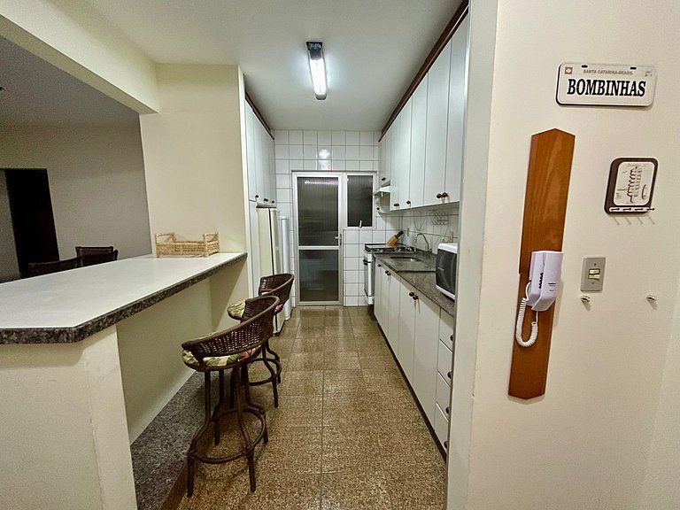 Apartamento com 03 quartos