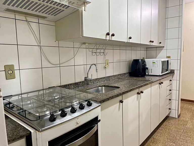 Apartamento com 03 quartos