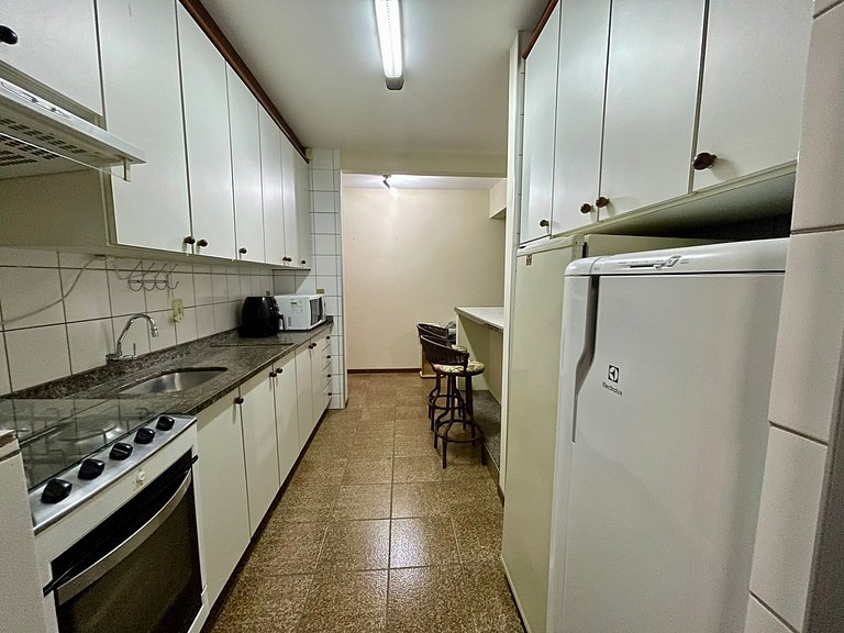 Apartamento com 03 quartos