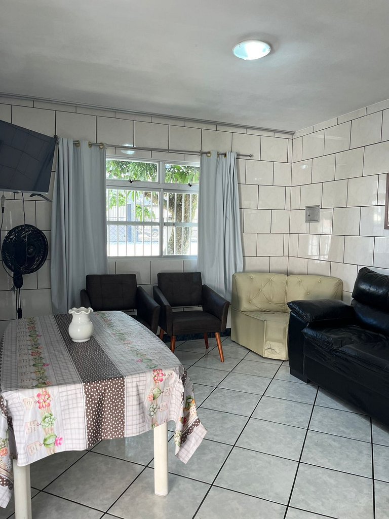 Casa com 02 quartos 150m da praia