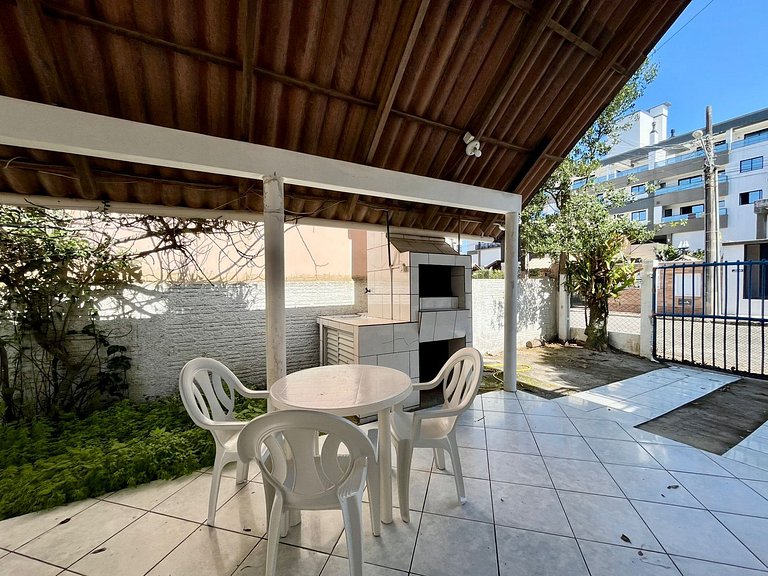 Casa com 02 quartos 150m da praia