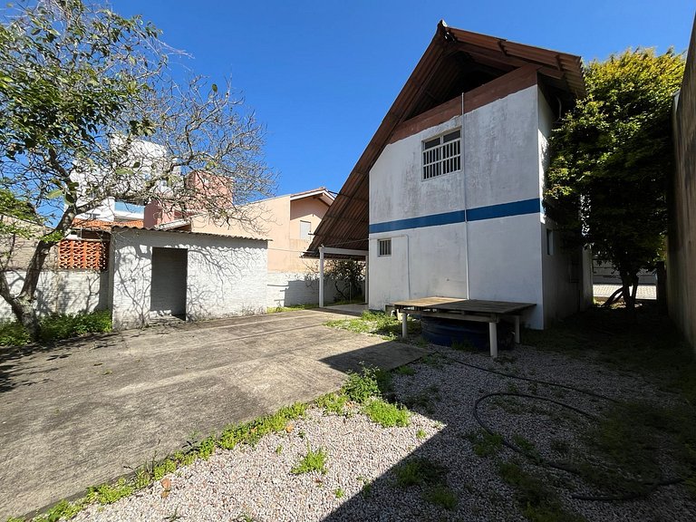 Casa com 02 quartos 150m da praia