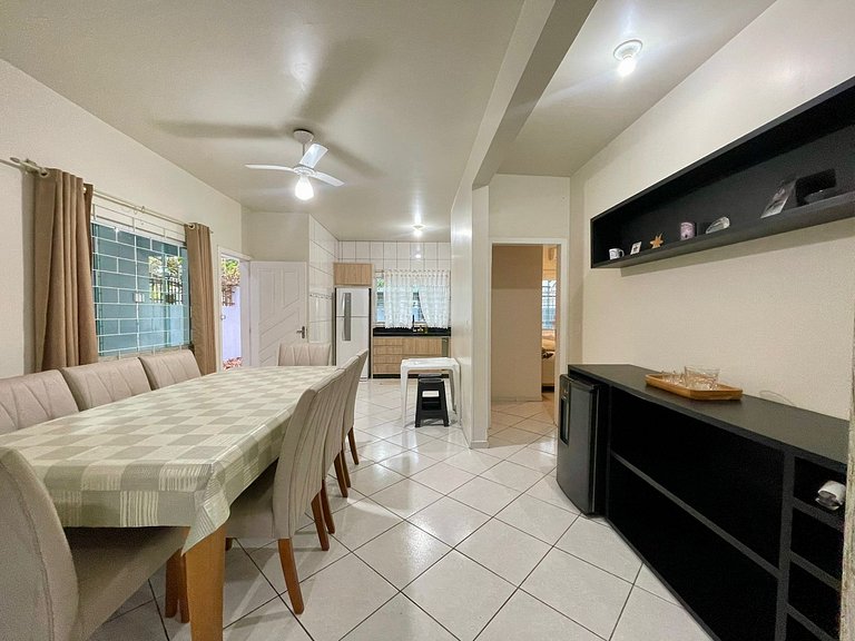 Casa com 04 dormitórios