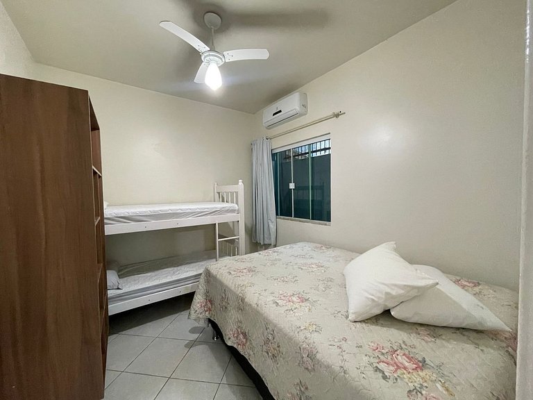 Casa com 04 dormitórios