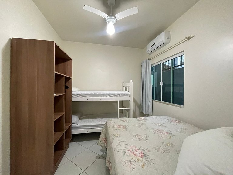 Casa com 04 dormitórios