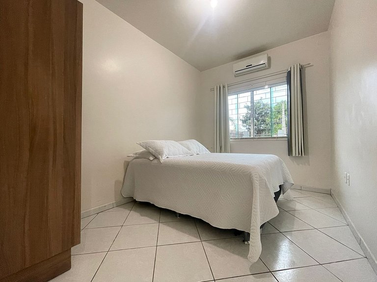 Casa com 04 dormitórios