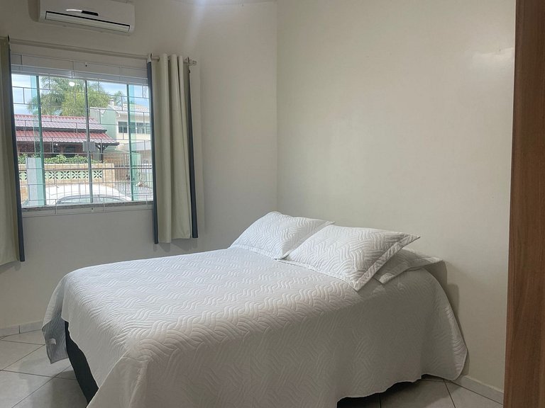 Casa com 04 dormitórios