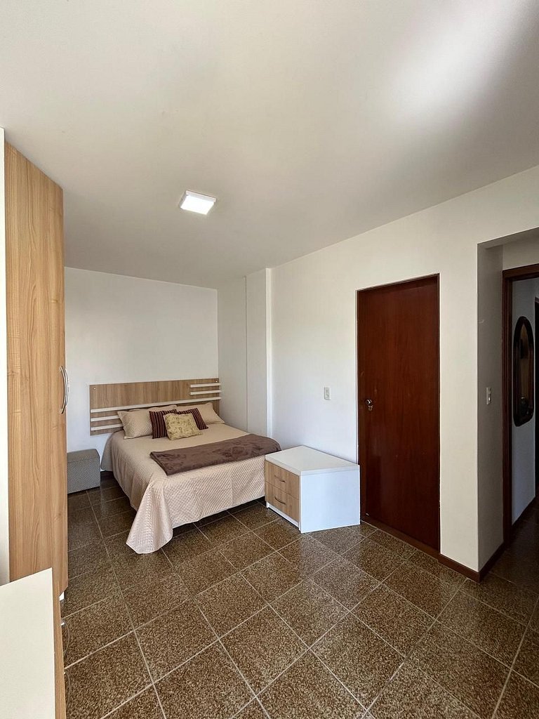 Apartamento com 03 quartos