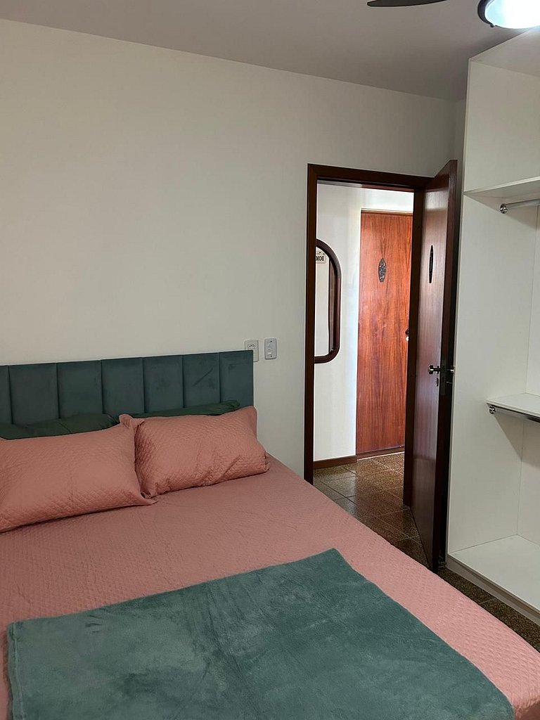Apartamento com 03 quartos