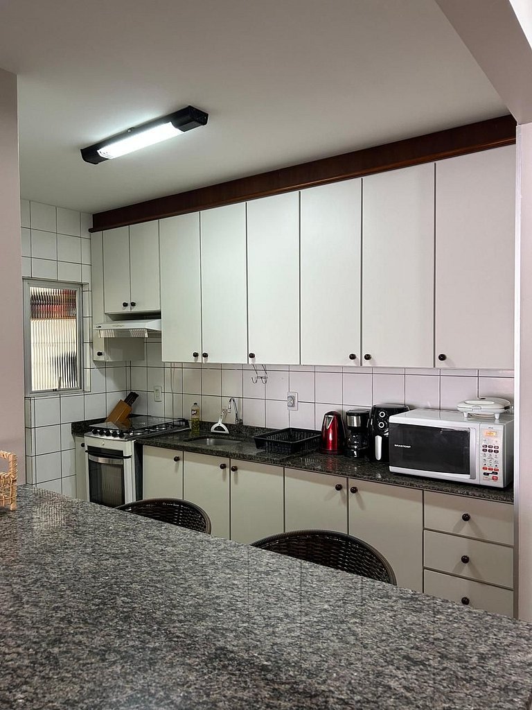 Apartamento com 03 quartos