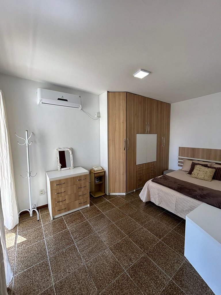 Apartamento com 03 quartos