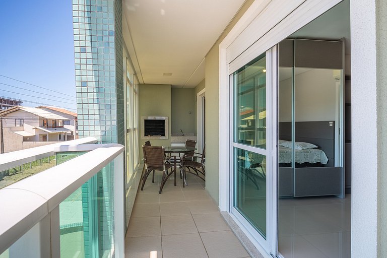 Apartamento vista para o mar com 02 dormitórios