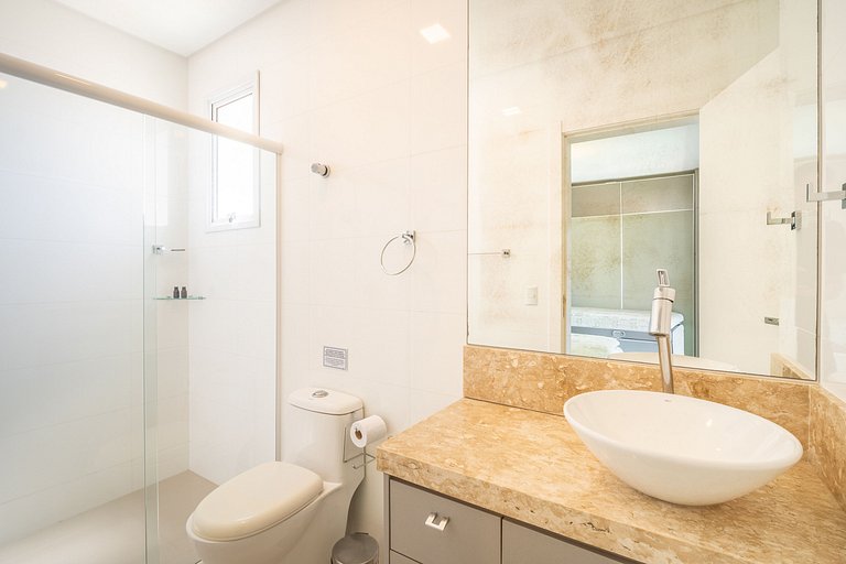 Apartamento vista para o mar com 02 dormitórios