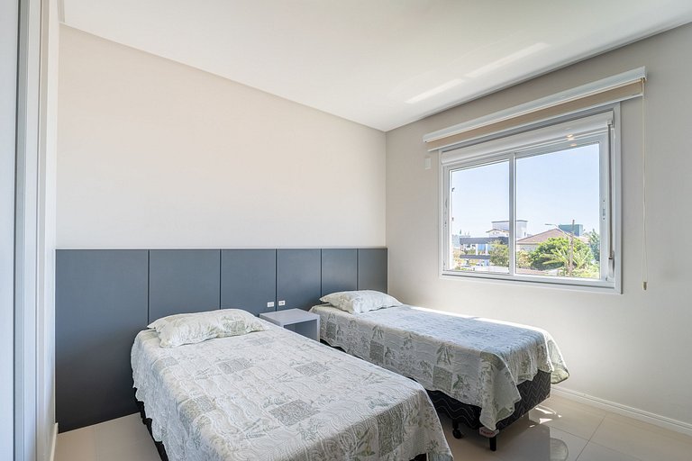 Apartamento vista para o mar com 02 dormitórios