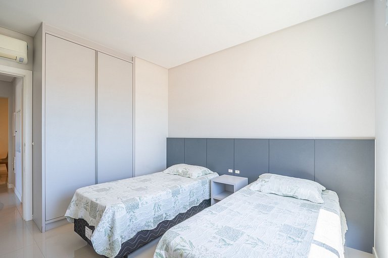 Apartamento vista para o mar com 02 dormitórios