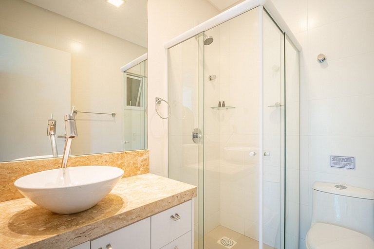 Apartamento vista para o mar com 02 dormitórios