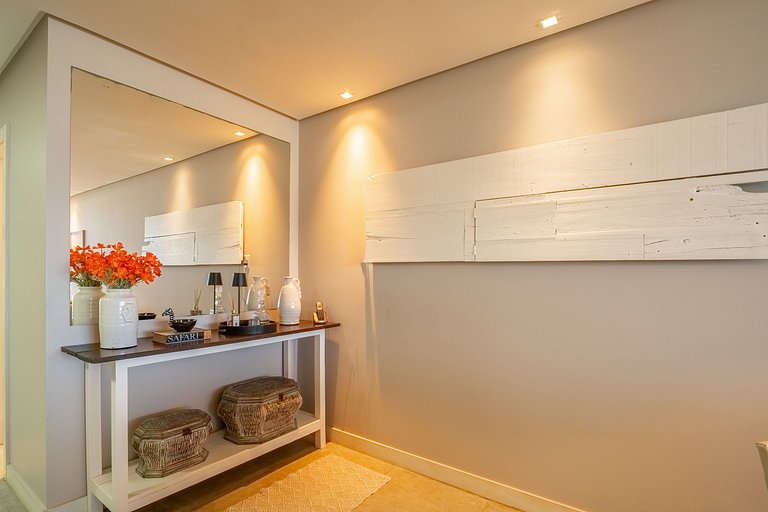 Encantadora casa com 02 suítes à beira-mar