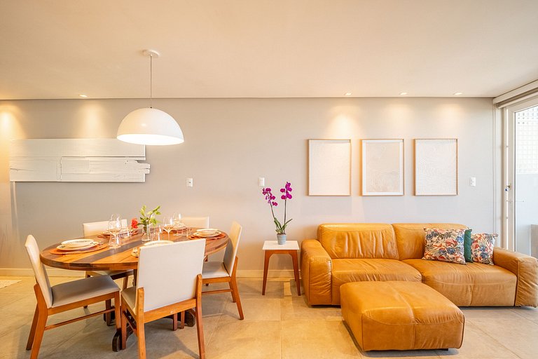 Encantadora casa com 02 suítes à beira-mar