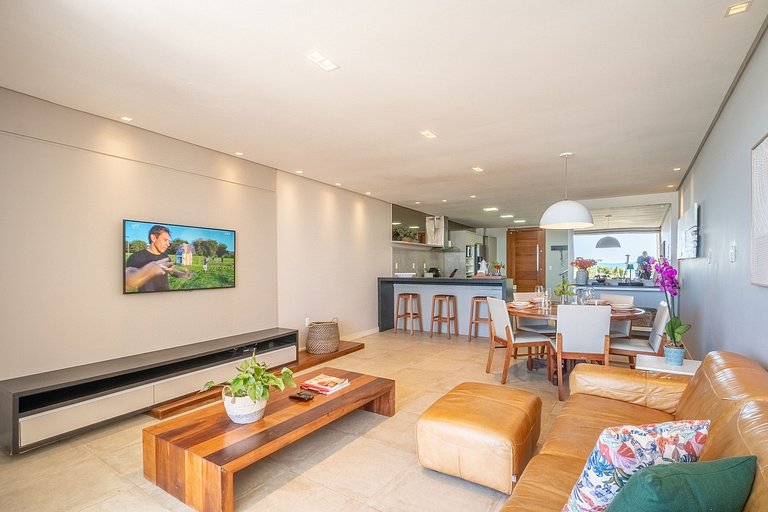 Encantadora casa com 02 suítes à beira-mar