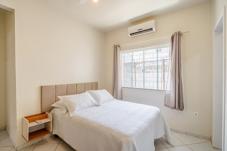 Casa com 04 dormitórios