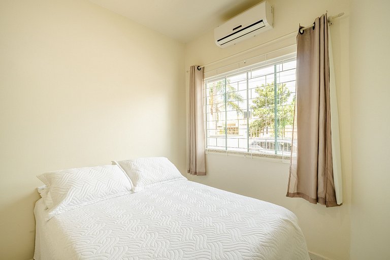 Casa com 04 dormitórios