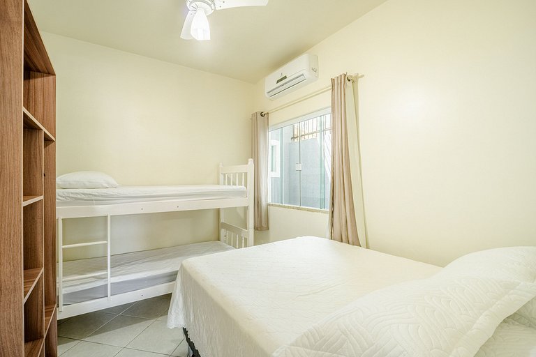 Casa com 04 dormitórios