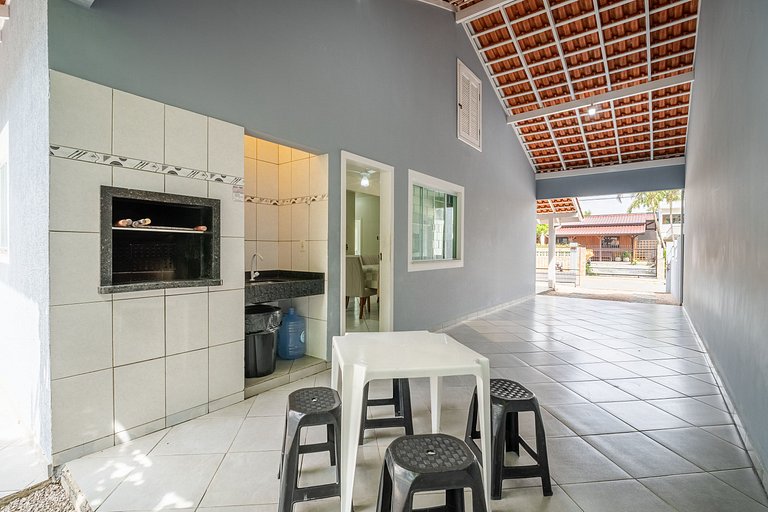 Casa com 04 dormitórios