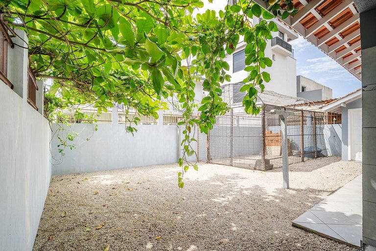 Casa com 04 dormitórios