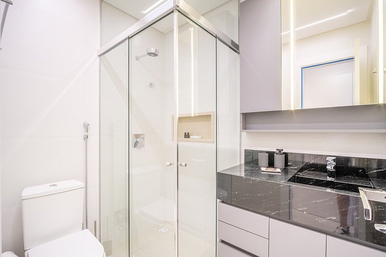 Cobertura duplex com piscina e academia no prédio