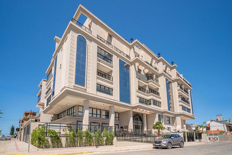 Cobertura duplex com piscina e academia no prédio