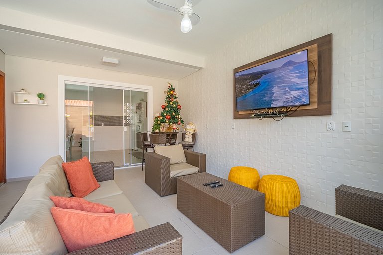 Casa com piscina, área de lazer com 08 dormitórios