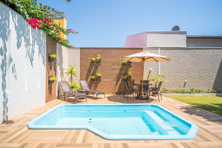 Casa com piscina, área de lazer com 08 dormitórios