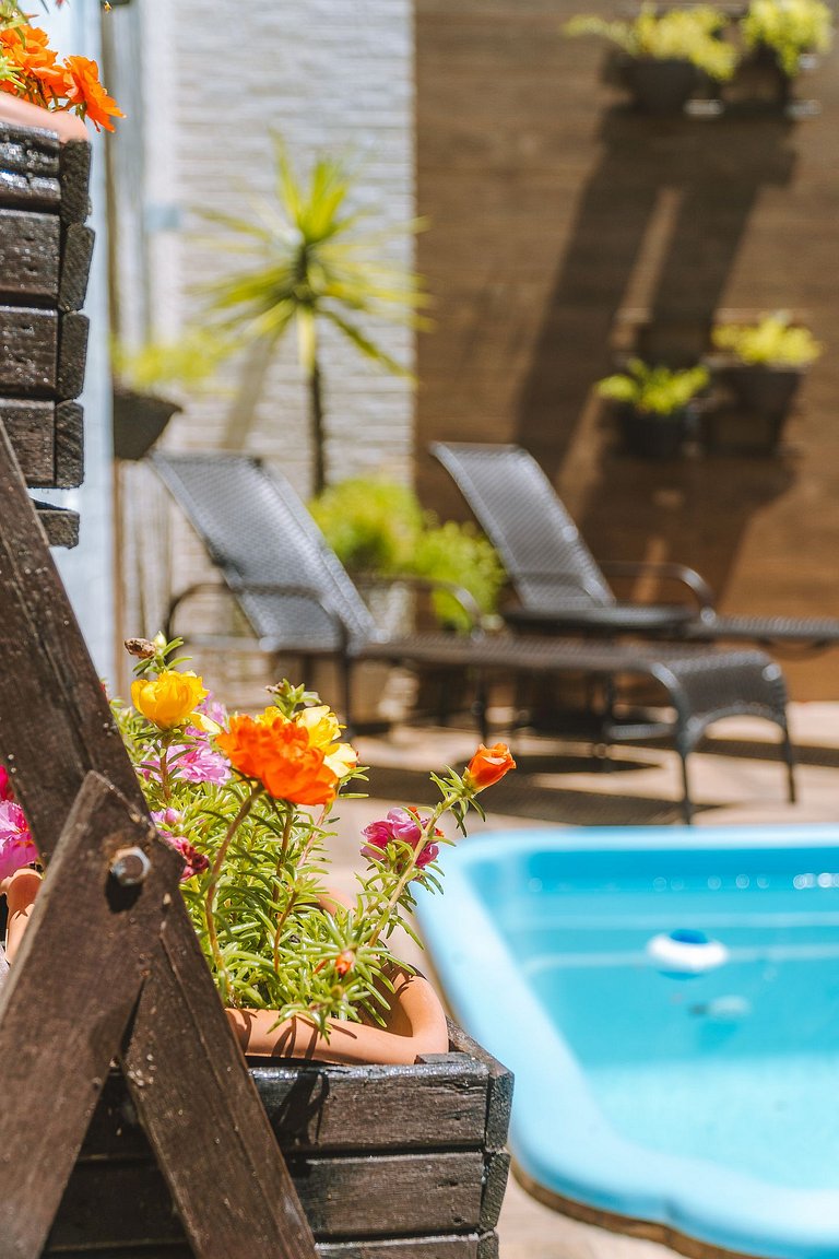 Casa com piscina, área de lazer com 08 dormitórios