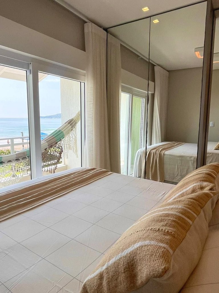 Residencial Guilhermina frente ao mar com 02 suítes