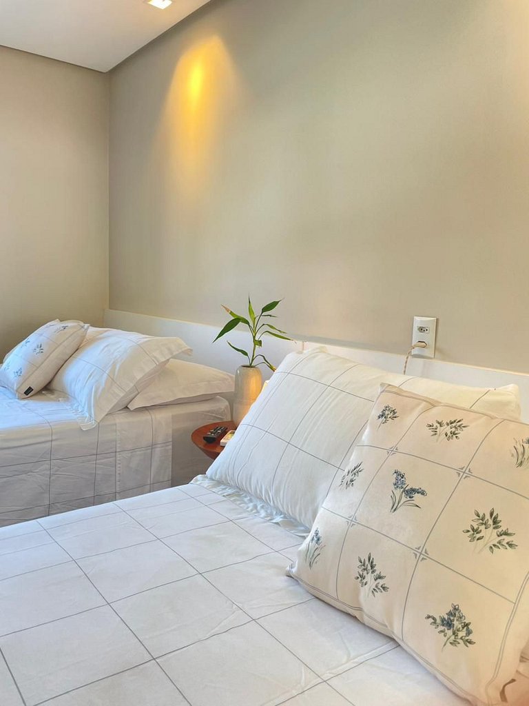 Residencial Guilhermina frente ao mar com 02 suítes