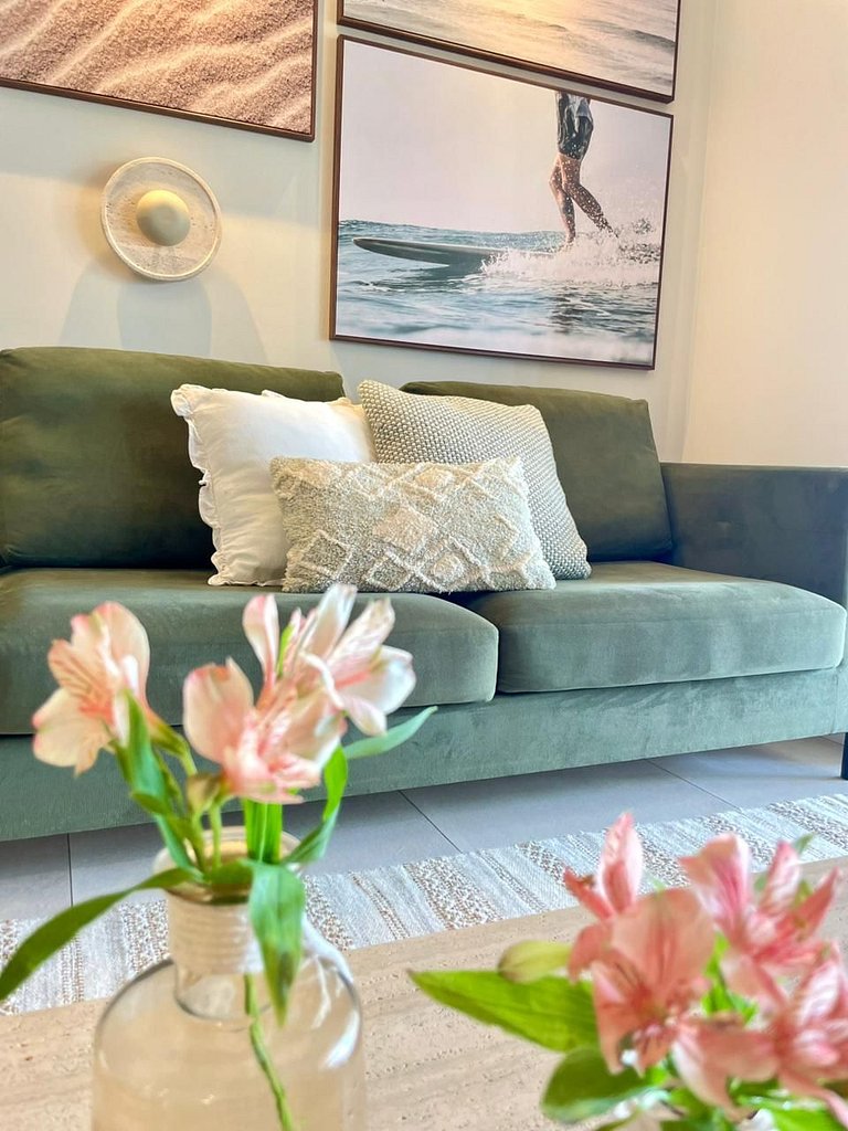 Residencial Guilhermina frente ao mar com 02 suítes