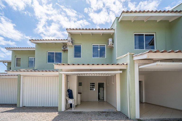 Frente ao mar - Residencial Guilhermina - Casa 08