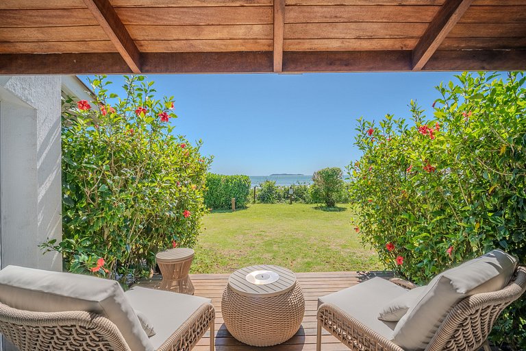 Residencial Guilhermina frente ao mar com 02 suítes