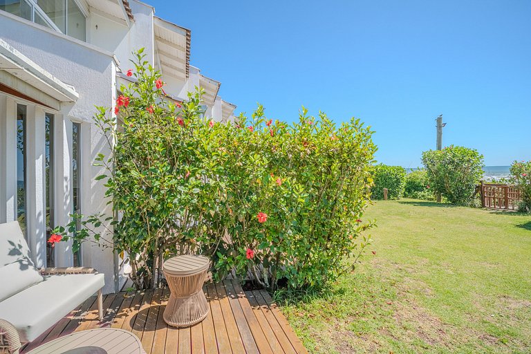 Residencial Guilhermina frente ao mar com 02 suítes