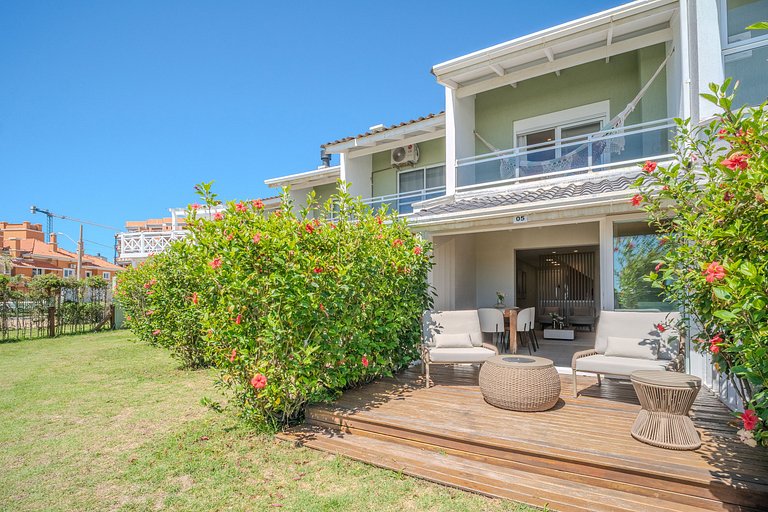 Residencial Guilhermina frente ao mar com 02 suítes