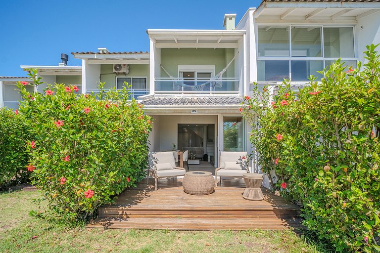 Residencial Guilhermina frente ao mar com 02 suítes