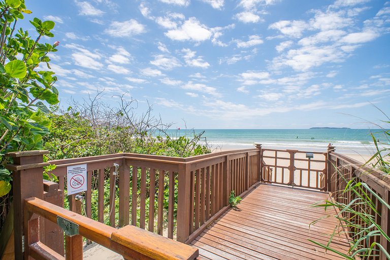 Residencial Guilhermina frente ao mar com 02 suítes