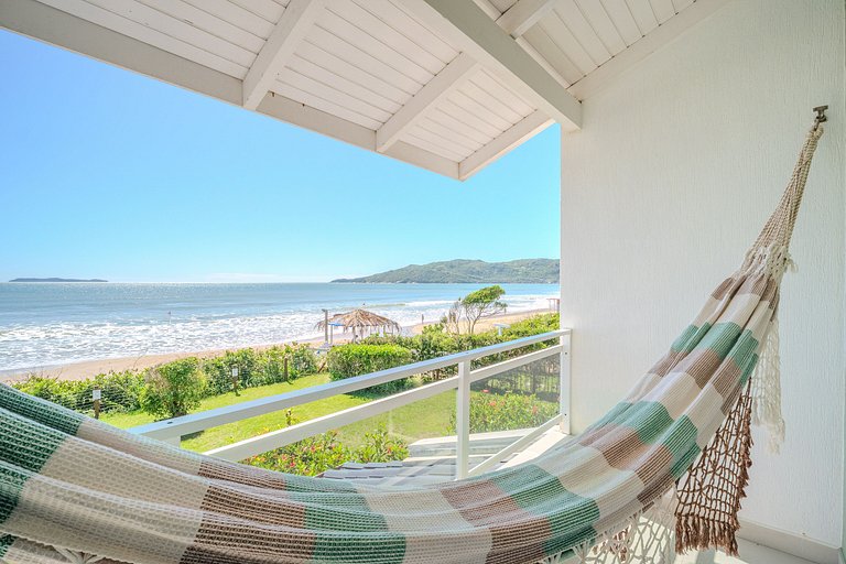 Residencial Guilhermina frente ao mar com 02 suítes