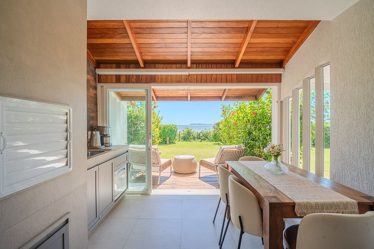 Residencial Guilhermina frente ao mar com 02 suítes